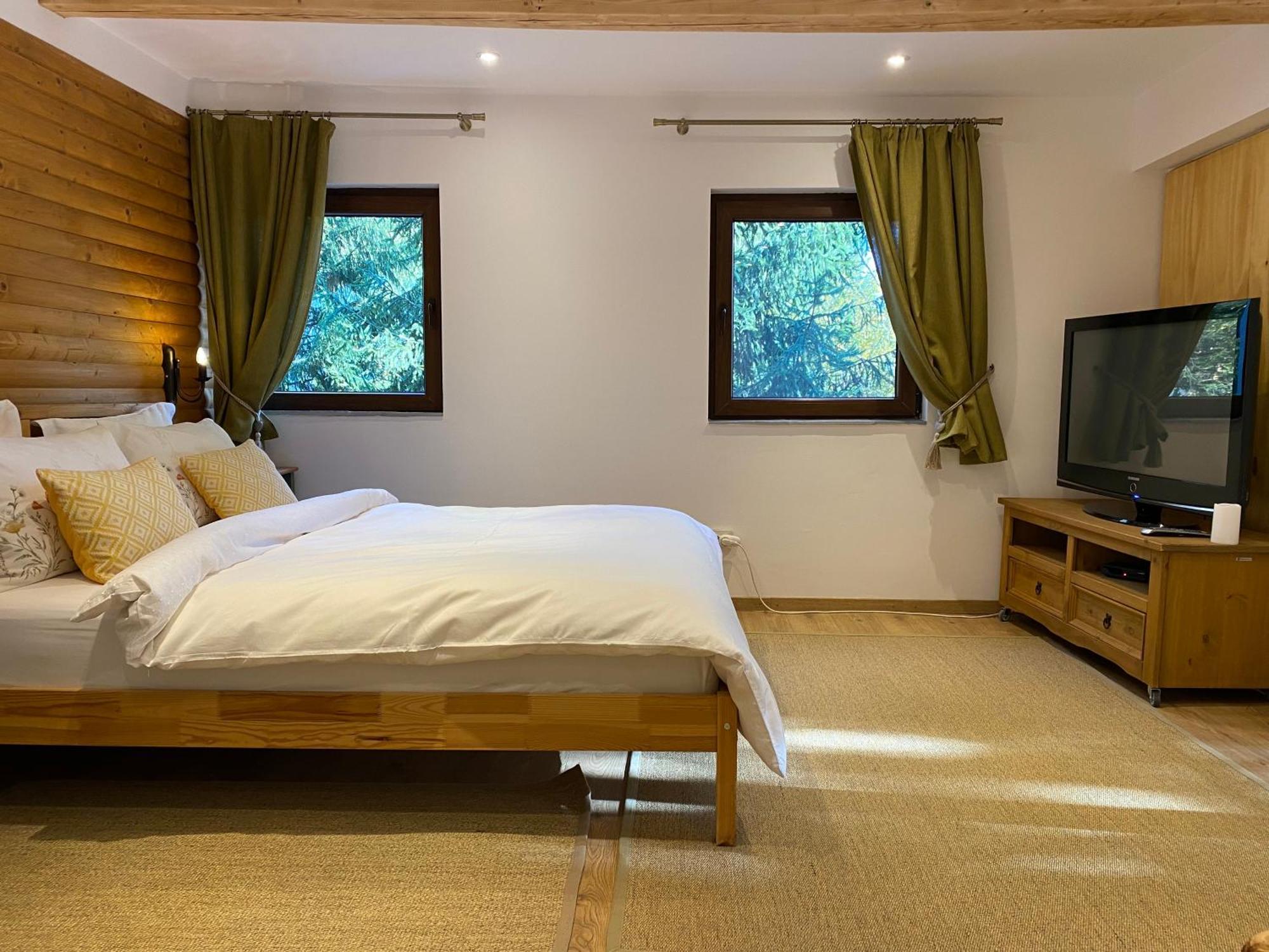 Mountain Chalet - Cabana La Muntele Baisorii Muntele Cacovei  ภายนอก รูปภาพ