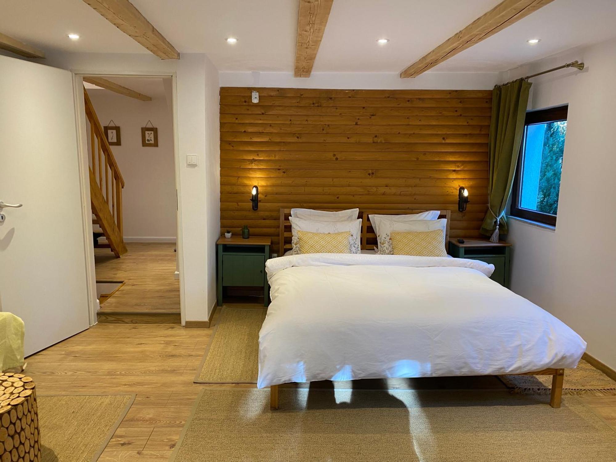 Mountain Chalet - Cabana La Muntele Baisorii Muntele Cacovei  ภายนอก รูปภาพ